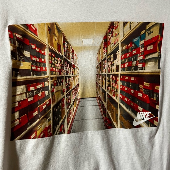 Nike Short Sleeve Athletic Cut Graphic Tee, Size L Athleisure Casual Streetwear - Picture 2 of 4